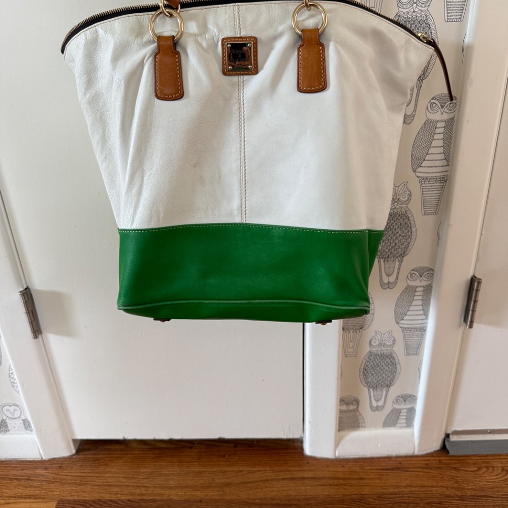 Dooney & Bourke White and Green Lambskin Shoulder Bag - Picture 2 of 6
